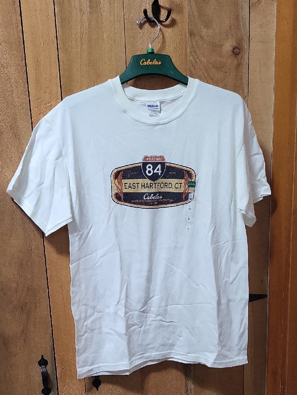 Cabela's White Graphic 'I-84 East Hartford, CT' Short Sleeve Tee Men Size Large